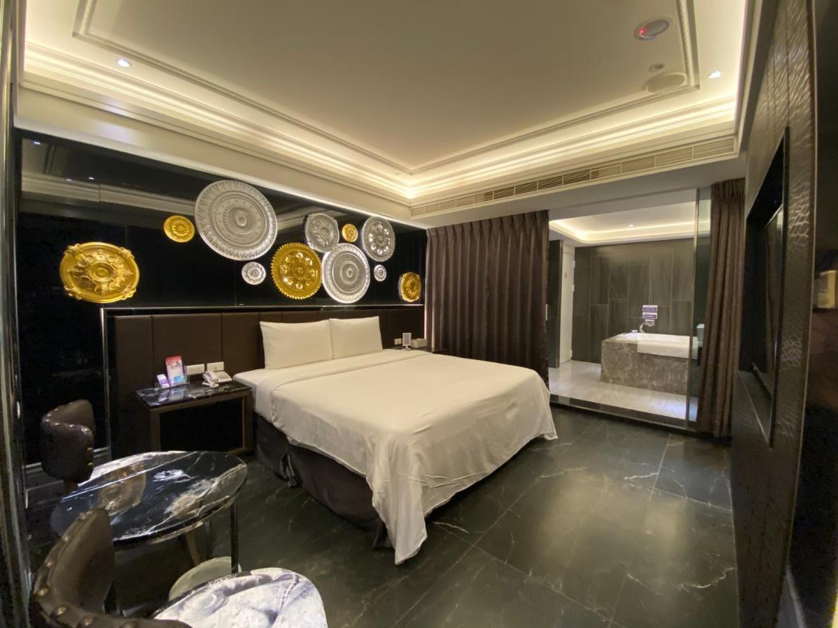Ouge Motel - Fengshan เกาสง ภายนอก รูปภาพ