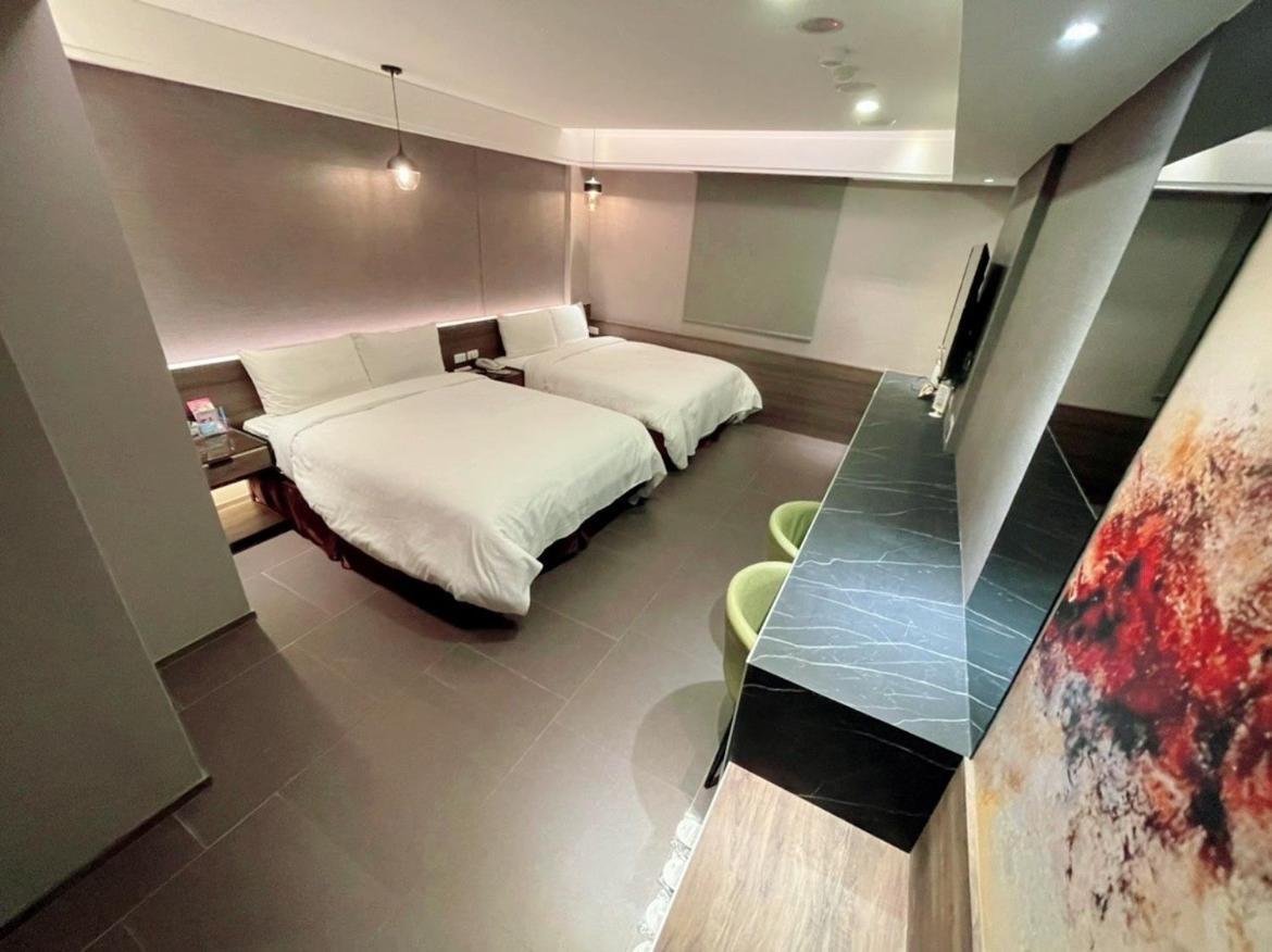 Ouge Motel - Fengshan เกาสง ภายนอก รูปภาพ