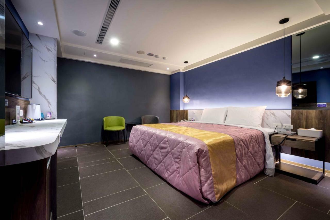 Ouge Motel - Fengshan เกาสง ภายนอก รูปภาพ