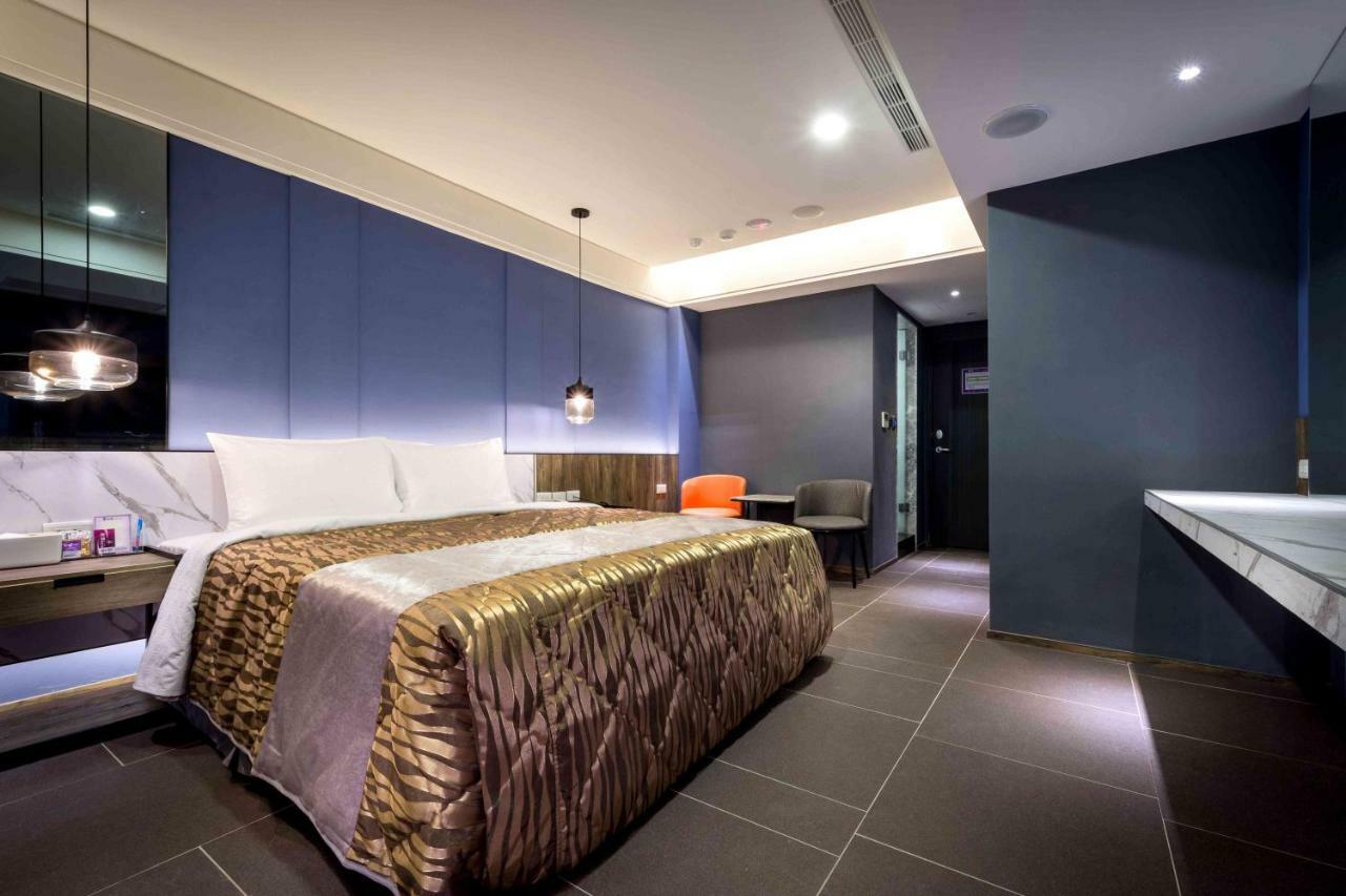 Ouge Motel - Fengshan เกาสง ภายนอก รูปภาพ