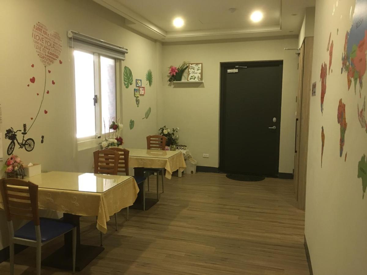 Ouge Motel - Fengshan เกาสง ภายนอก รูปภาพ